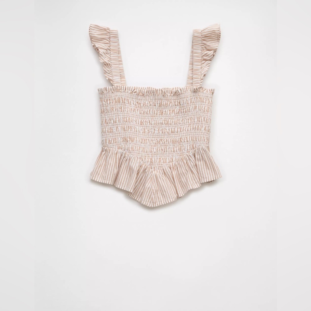 CLEARANCE SALE!! NWT American Eagle Bella Smocked Crop Top Size S - Picture 2 of 6